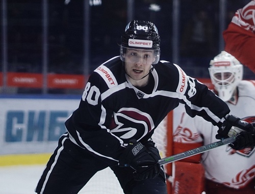 Нападающий хоккейного клуба «Рубин» Кирилл Кошурников: «Болельщики подгоняли нас, а мы бежали вперёд на адреналине и сумели смять соперника»