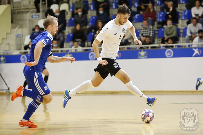 Чемпион России в составе мини-футбольного клуба «Тюмень» Александр Давыдов сыграет за МФК «Ямал-НУБК» в Ялуторовске