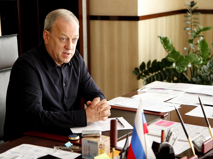 Директор тюменского хоккейного клуба «Рубин» Александр Попов: «У нас игрок  получал 250 тысяч рублей в месяц, а в другом клубе уже 500 - 600»