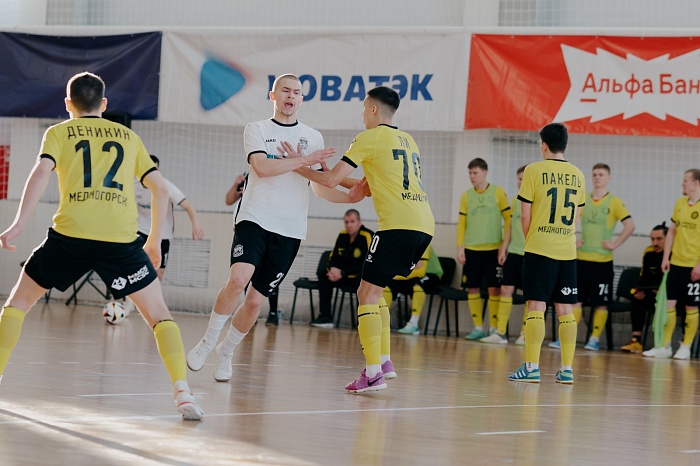 Чемпионат России. Высшая лига. Зона "Восток". "Металлург" - "Тюмень-дубль"