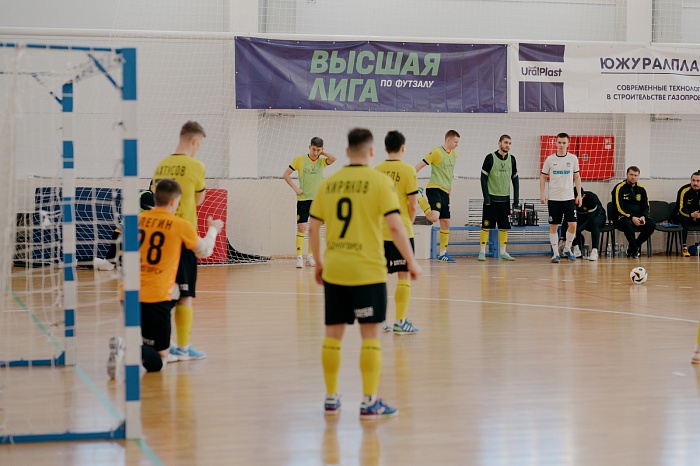 Чемпионат России. Высшая лига. Зона "Восток". "Металлург" - "Тюмень-дубль"