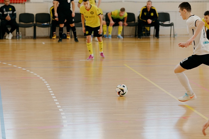 Чемпионат России. Высшая лига. Зона "Восток". "Металлург" - "Тюмень-дубль"