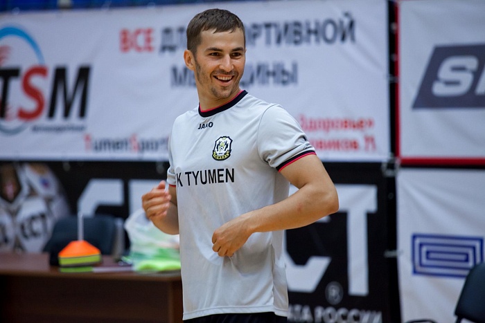 Покер двукратного чемпиона России по мини-футболу Евгения Мишарина помог добиться победы «Ичибану»