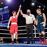 Альбина Молдажанова тренируется в сборной России по боксу