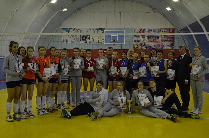 В Голышманово у сетки победила «Кометочка»