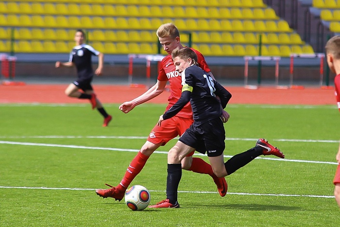 Гол Ивана Зазвонкина принес гостям победу