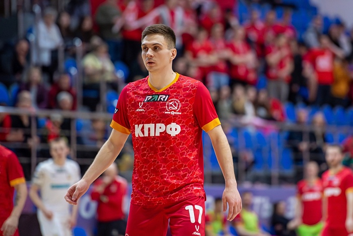 Президент мини-футбольного клуба «Тюмень» Александр Попов: «Не знаю, почему в КПРФ так легко отпустили Сергея Орлова»