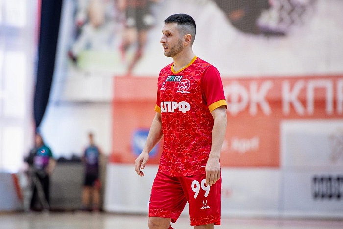 Экс-игрок мини-футбольного клуба «Тюмень» Сергей Крыкун вывел коммунистов в полуфинал