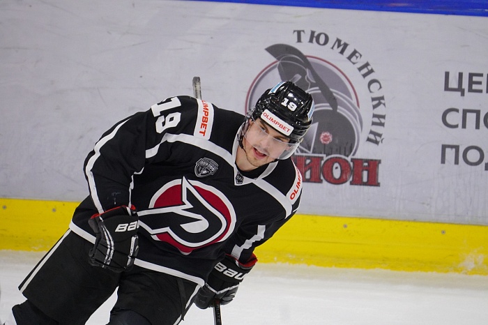 Нападающий хоккейного клуба «Рубин» Андрей Алексеев: «Я не так часто бросаю, в основном раздаю, а тут удалось оформить дубль»
