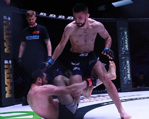 Тюменец Павел Гордеев выиграл бой на турнире в Минске