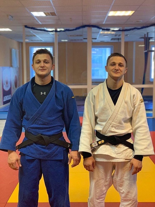 Тюменские дзюдоисты спасли отца и сына