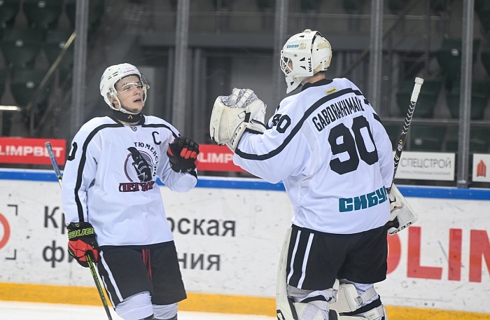 Молодёжный хоккейный клуб «Тюменский Легион» с запасом выиграл матч  в Красноярске