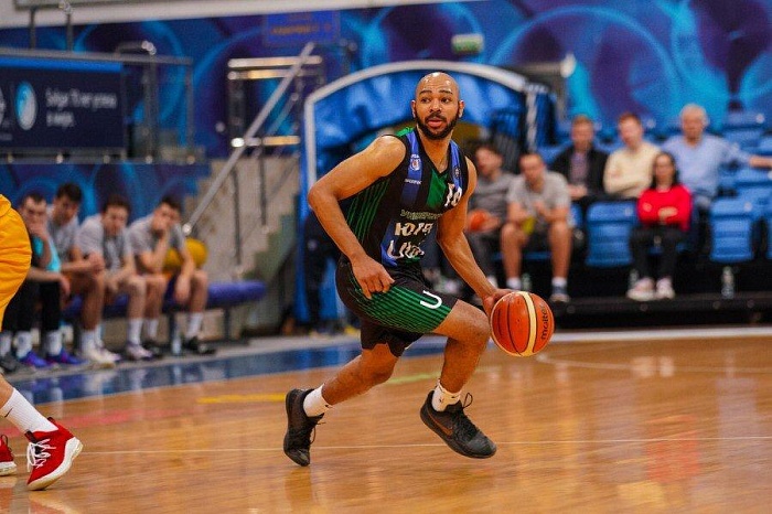 Халил Дюкс перебрался из Сургута в Гамбург