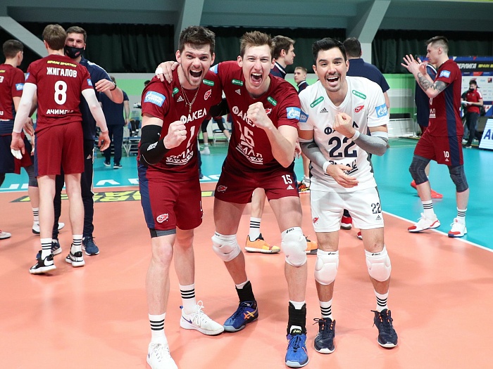 Из «Факела» уходят десять игроков