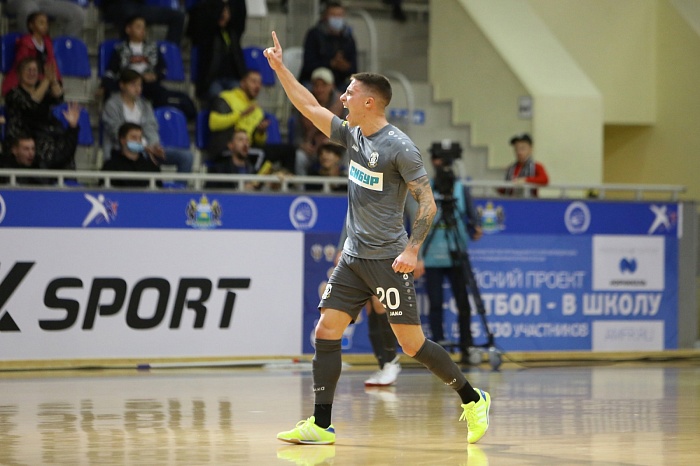 Здесь все Т̶у̶р̶б̶о̶,̶ ̶С̶т̶а̶с̶  Лазаревич, Вилела…