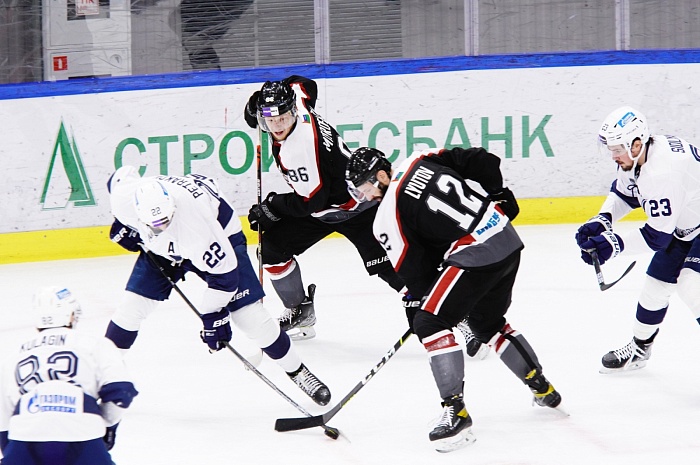Защитник ХК «Рубин» Дмитрий Лютов: «Синяков много после каждой игры, но в финале их ещё больше»