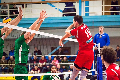 Тюменцы сразятся с хозяевами площадки