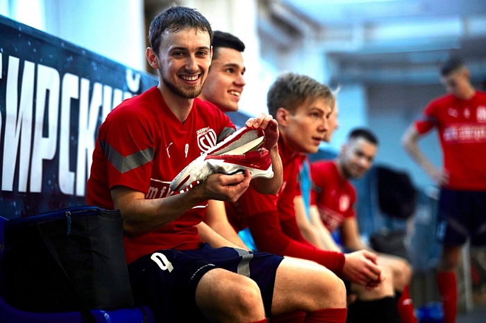 Нападающий мини-футбольного клуба «Сибиряк» Дмитрий Катанэ: «Артём Антошкин, несмотря на все свои достижения и заслуги, остаётся очень скромным и добрым парнем»