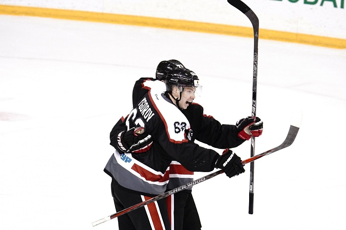 Нападающий хоккейного клуба «Тюменский Легион» Егор Егоров: «Знал, что смогу забить в свой день рождения!»