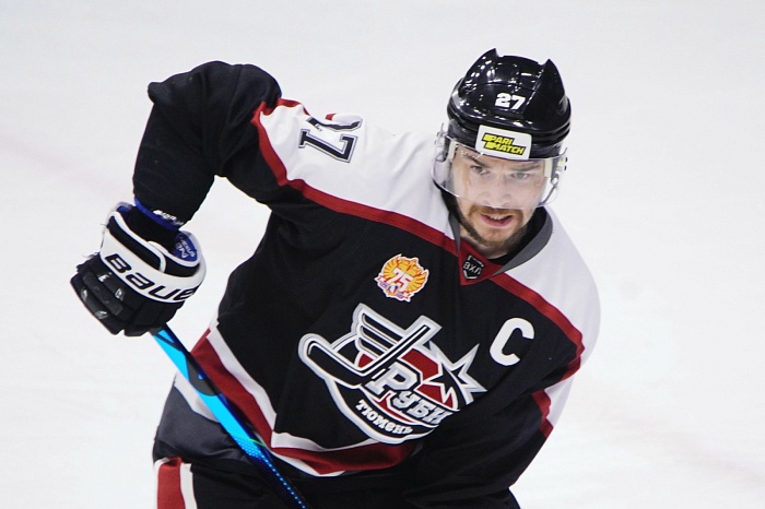 Нападающий ХК «Рубин» Денис Давыдов: «Вся наша большая семья подстроилась под хоккей»