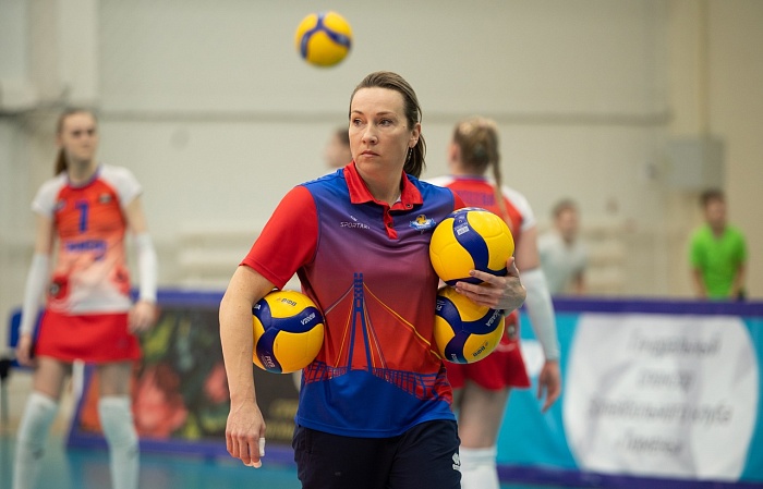 Старший тренер женской волейбольной команды «Тюмень» Наталья Чумакова: «Надеюсь, что проявим упорство в борьбе с клубами суперлиги»