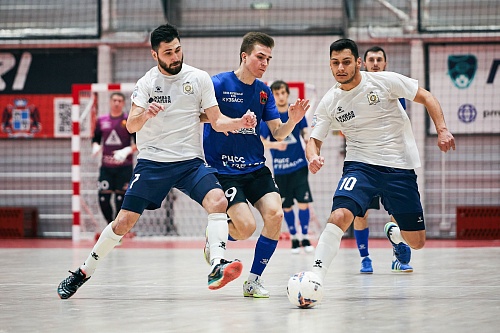 Покер Рамиля Гулиева принёс «Славстрою» волевую победу в чемпионате Тюмени по мини-футболу