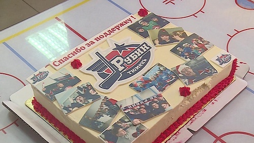 ХК «Рубин» против «Тюменского Легиона» или наоборот. Смешанная двусторонка и чаепитие с болельщиками