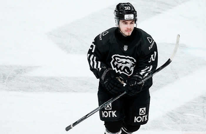 На просмотре в хоккейном клубе «Рубин» - защитник МХК «Белые Медведи» Всеволод Путинцев