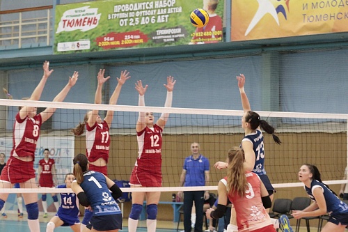 Первый матч остался за «Приморочкой»