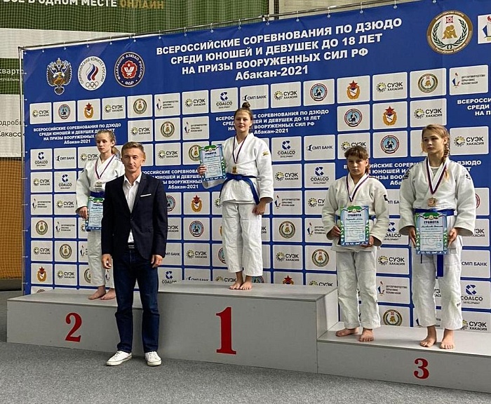 В Абакане дзюдоисты взяли четыре медали