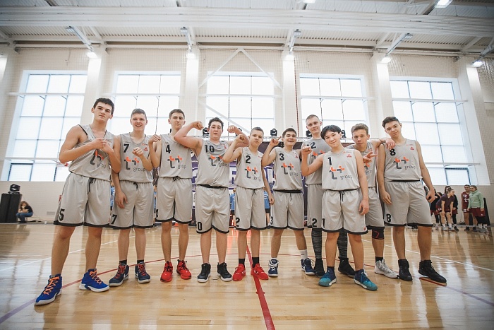 В Тобольске баскетболисты всех позвали к беговому достижению