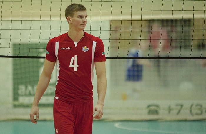 В первом матче разгромили югорчан