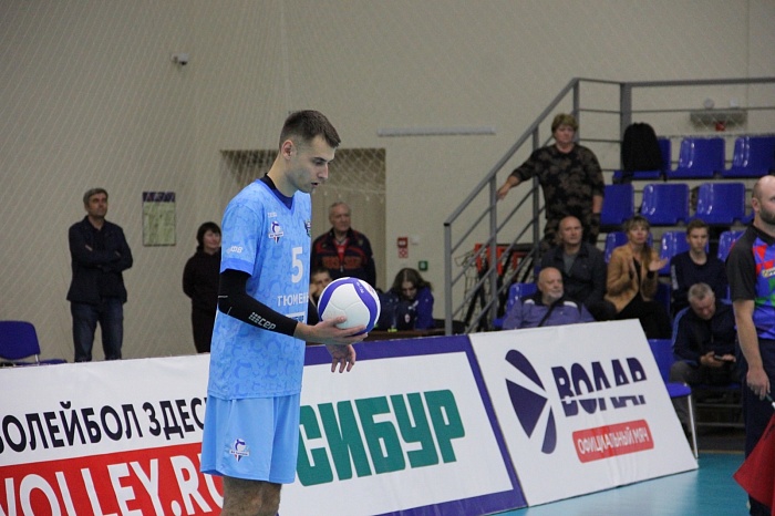 Доигровщик волейбольного клуба «Тюмень» Александр Глинский: «На повторных матчах никогда не бывает лёгкой прогулки»