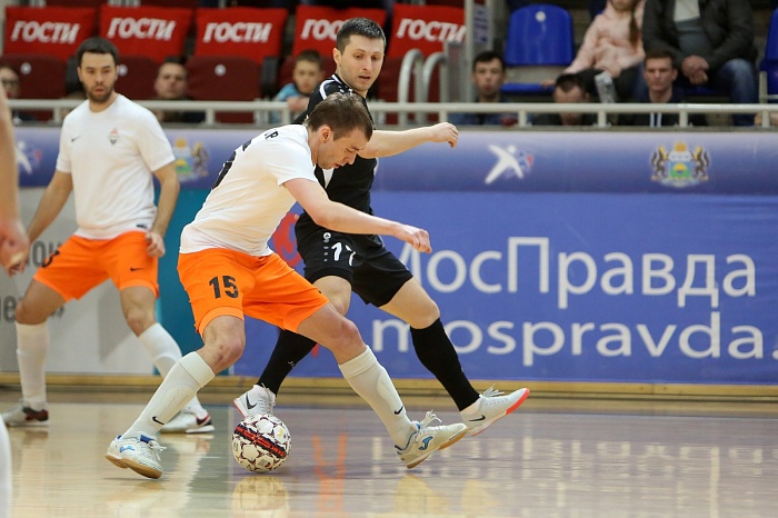 Подопечные Ильдара Нугуманова одолели «Гармонию» в чемпионате Тюмени по мини-футболу среди клубов 1-й лиги