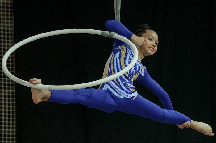 В Тюмени прошёл открытый региональный чемпионат по воздушной акробатике «Шаги к успеху»