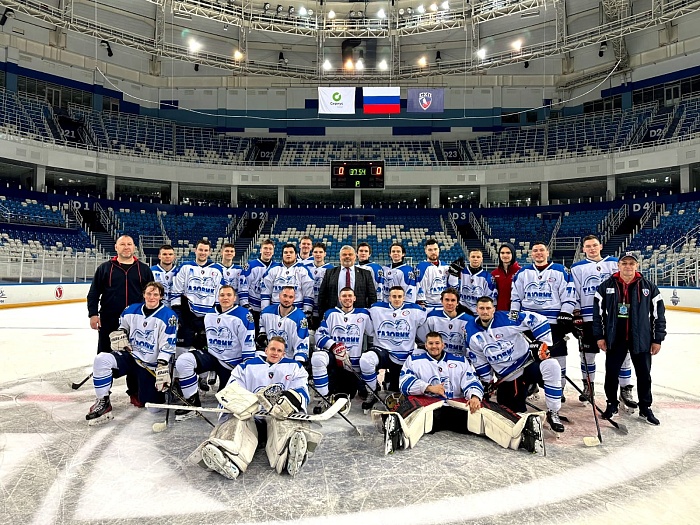 Главный тренер тюменского СХК «Газовик» Юрий Смирнов: «Мои подопечные взяли серебро хоккейного Кубка будущего»