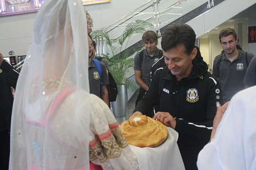 ФК «Тюмень» в Ульяновске встретили хлебом-солью (ОНЛАЙН)