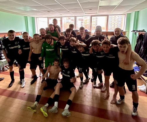 Футболисты «Тюмени-2009» выиграли первый матч в сезоне и сделали подарок тренеру