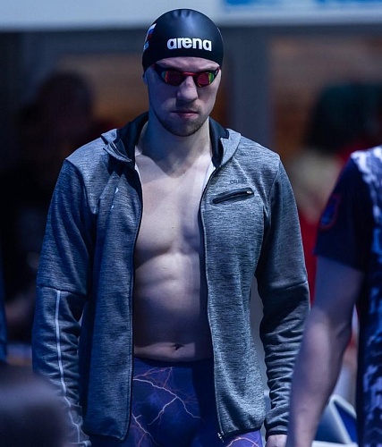 Четверг принес золото в сургутском бассейне