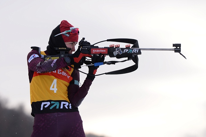 Рождественские чудеса в заключительной гонке Кубка Содружества по биатлону в Раубичах: габарит Анны Солы на «стойке» и жёлтый цвет Виктории Сливко к лицу