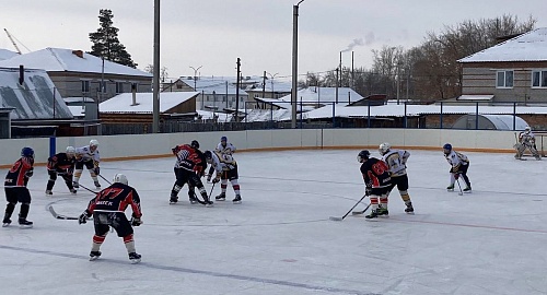 «Урожай» расправился с "Ермаком"