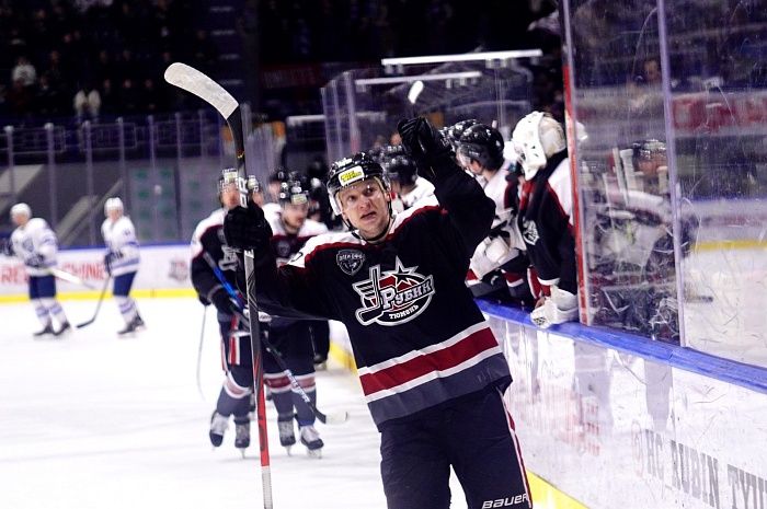 Нападающий ХК «Рубин» Алексей Митрофанов: «Первыми специально не пропускаем, так просто получается»