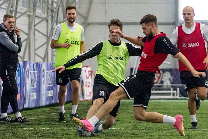 Главный тренер футбольного клуба «Тюмень» Игорь Меньщиков: «На сборы в Сочи съездить дороже, чем в Турцию»