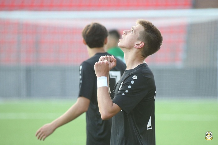 Полузащитник ФК «Тюмень-2007» Игорь Ишимцев: «Голы со штрафных – самые красивые в футболе»