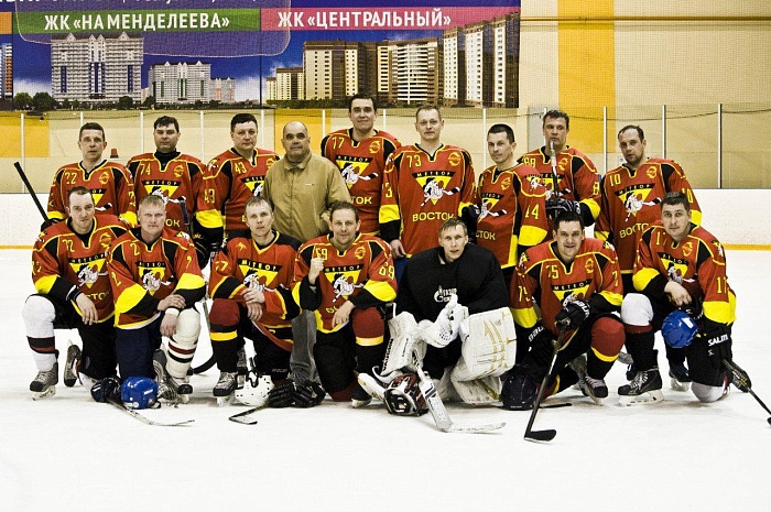 В Городской лиге кипят хоккейные страсти
