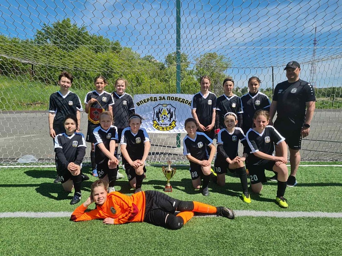 Юные тюменки привезли футбольное серебро из Кургана