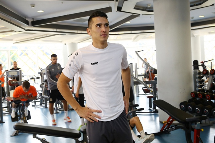 Нападающий мини-футбольного клуба «Тюмень» Шохрух Махмадаминов: «Это моя первая серьёзная травма в карьере»