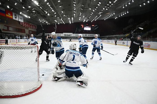«Южный Урал» набрал победный ход