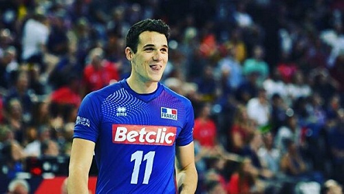 Будут играть вместе с французом