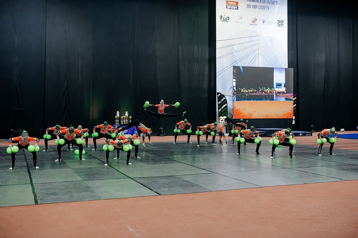 В Тюмени прошли соревнования по чир спорту в рамках чемпионата и первенства области
